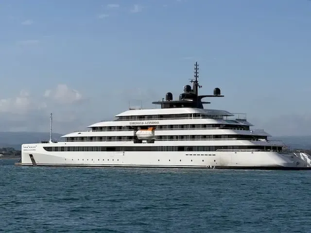 Emerald Azzurra – eine Yacht grenzenloser Eleganz, Blog 01