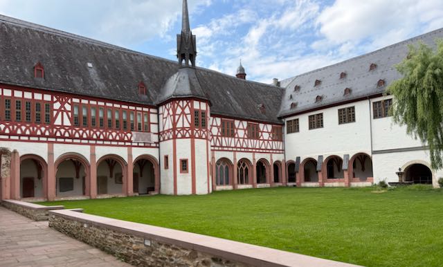 Schloss Eberbach im Rheingau: wo 900 Jahre Klostergeschichte auf moderne Eventkultur trifft
