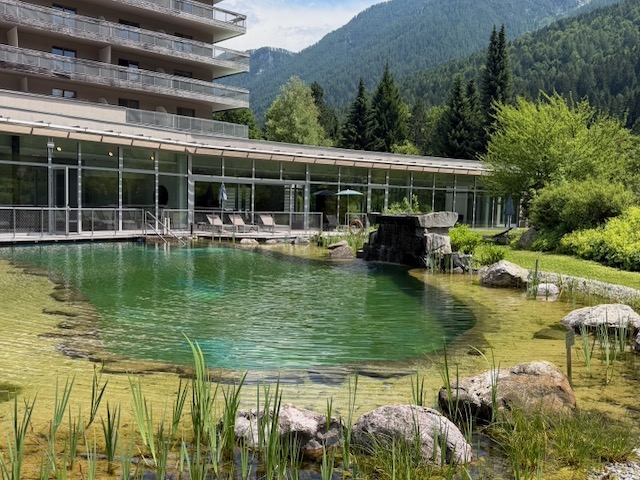 „Gesundheit als Strategie: Zu Besuch im BLEIB BERG F.X. Mayr Retreat“